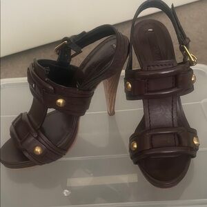 BCBGMaxAzria Brown Leather Heels with Crisscross Straps NEW Size 5.5